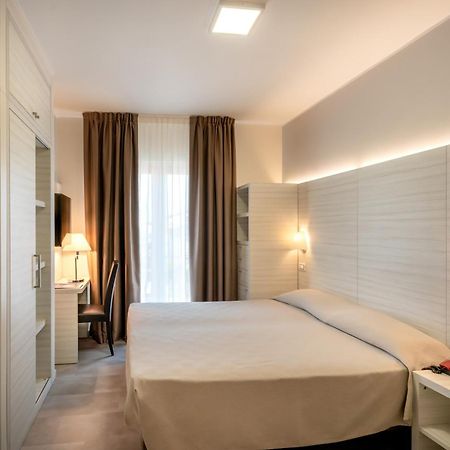 Hotel Marco Polo Каорле Екстериор снимка