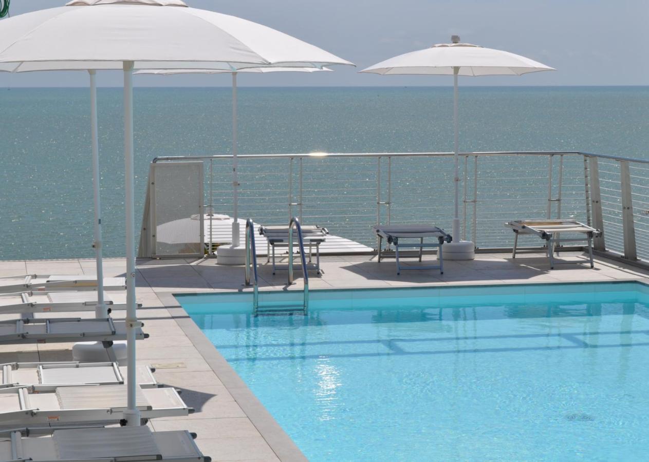 Hotel Marco Polo Каорле Екстериор снимка