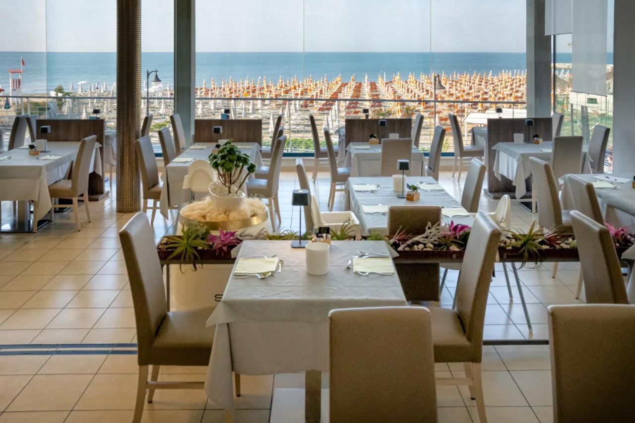 Hotel Marco Polo Каорле Екстериор снимка