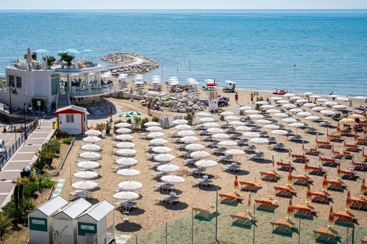 Hotel Marco Polo Каорле Екстериор снимка