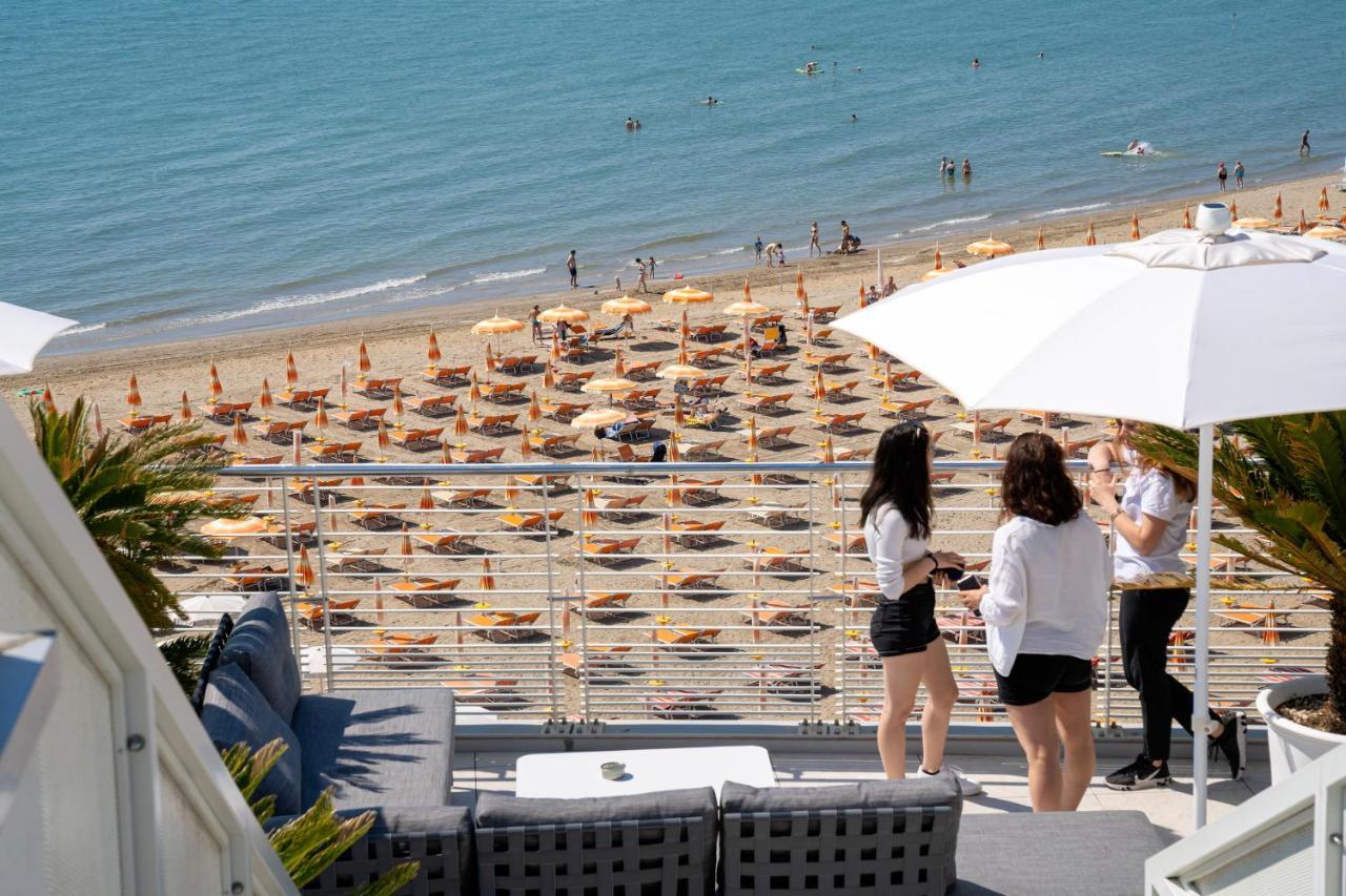 Hotel Marco Polo Каорле Екстериор снимка